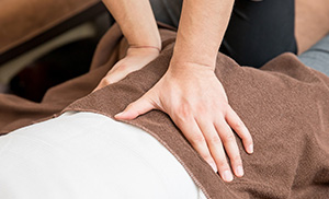 訪問マッサージの様子